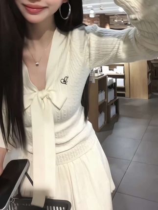 纯欲风穿搭蝴蝶结系带长袖针织衫上衣女秋季半身裙套装#穿出高级感 #法式连衣裙 #气质仙女裙穿搭 #小清新穿搭 #极简穿搭