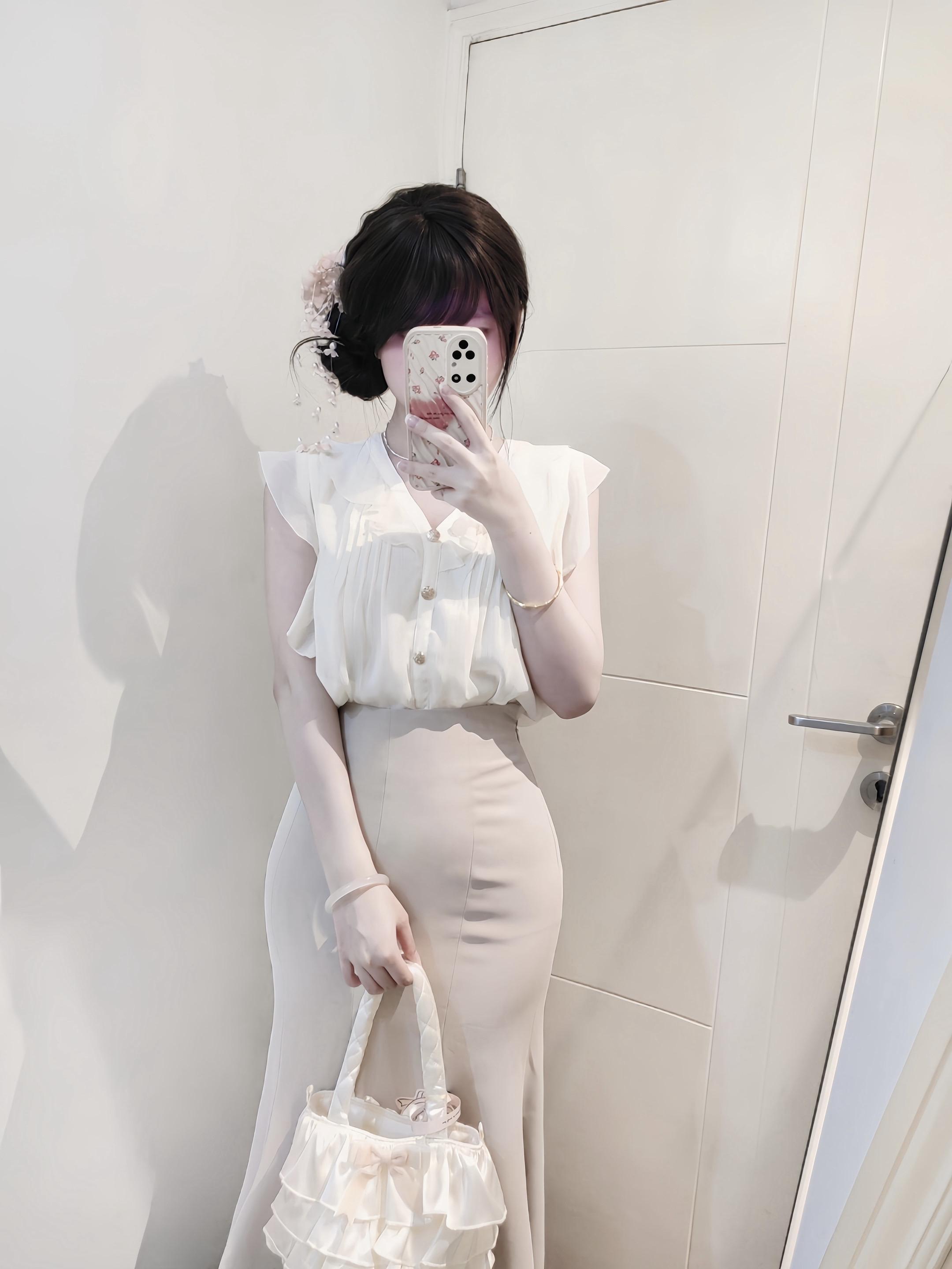 人生怎么能只如初见呢 有些人的可爱之处是需要慢慢发现的 #约会穿搭 #温柔风穿搭