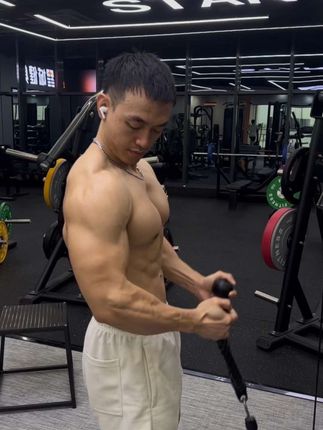 力量太小如果你想要快速提升力量,那你一定要喝肌酸,小小一勺就够一天所需#肌酸#健身补剂#补剂#肌酸的作用