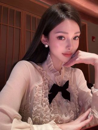 秋日一眼沦陷的温柔系衬衫#高级感穿搭 #御姐风穿搭 #甜美温柔风穿搭 #时尚气质穿搭 #温柔气质