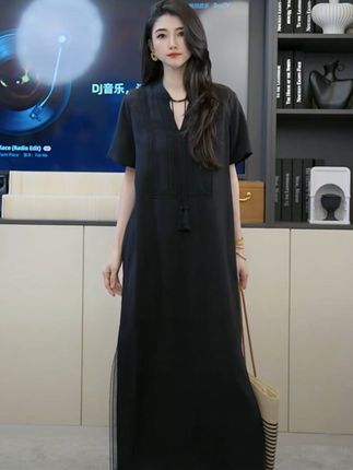 黑色夏季连衣裙短袖V领绣花网纱双层连衣裙#面料柔软舒适胖瘦都能穿 #喜欢就关注我吧