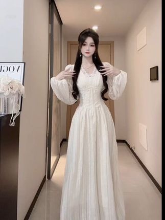 长款v领收腰长袖绣花连衣裙女秋季法式复古气质显瘦a字裙子#温柔风穿搭 #甜美穿搭 #仙女穿搭 #收腰连衣裙 #高级感穿搭