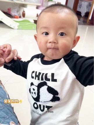 #自己玩的不亦乐乎 #萌娃穿搭 #亲子互动 #记录美好的童年时光