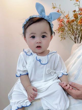 她来这个家当然是享福的 不然我生她干什么#骗你生女儿 #生女儿就要这样穿 #萌娃穿搭 #又是被女儿治愈的一天
