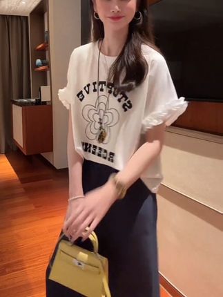 #气质穿搭 #强烈推荐 #美不美你说了算 #美出高级感 #高级感穿搭