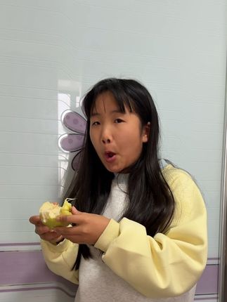 妹妹和闺女都爱吃的芭乐,卖了一夏天也吃了一夏天,还有没吃过的赶紧拍一单尝尝#白心奶油芭乐 @小雪的生活日记