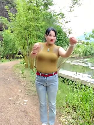 中国武术源远流长,很久不练,有点生疏了,今天来一套醉拳,希望大家捧场。