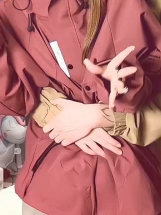 这小情侣好会玩哈哈哈#保罗冲锋衣