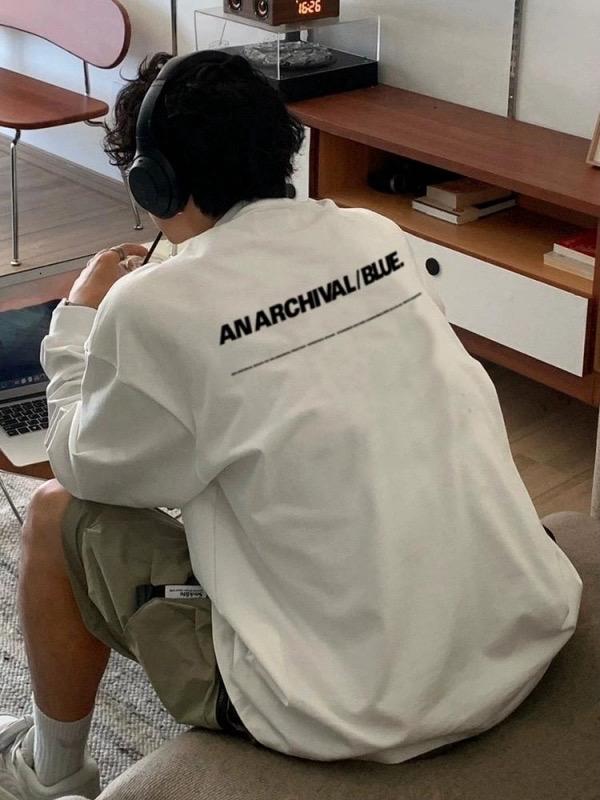 定制面料320克重磅双纱纯棉长袖-售卖中。耳机里的旋律,是独属于我的秘密通道再搭一件美式长袖T恤,今天也是帅气在线的一天#男生穿搭 #美式长袖 #重磅长袖t恤 #纯棉长袖t恤 #纯棉长袖
