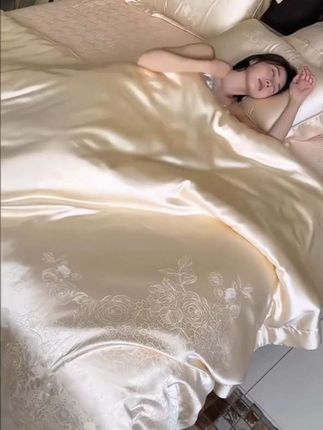高档进口四件套桑蚕丝轻奢欧式天丝棉奢华床品#床上用品 #床上四件套 #家纺床上用品 #居家好物 #四件套