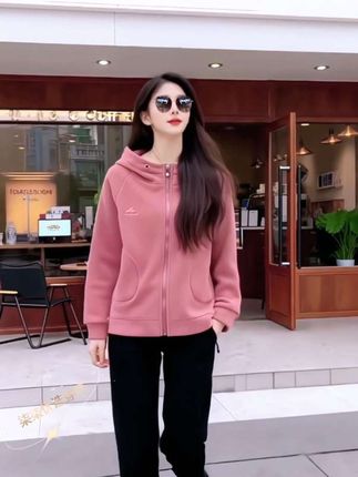 #冬季氛围感穿搭 #摇粒绒外套 #休闲宽松穿搭 #冬季外套穿搭 #晒晒我的冬日穿搭