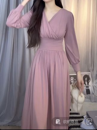 独特别致高级感气质女装时尚气质名媛法式高腰V领显瘦连衣裙80 #辣妹穿搭 #女装穿搭 #温柔风穿搭 #连衣裙分享