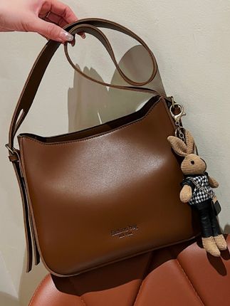 春夏洋气小众女包包 高级感大学生通勤上班单肩腋下斜挎包#百搭包包 #洋气女包 #简约又时尚 #单肩包斜跨包 #美包分享