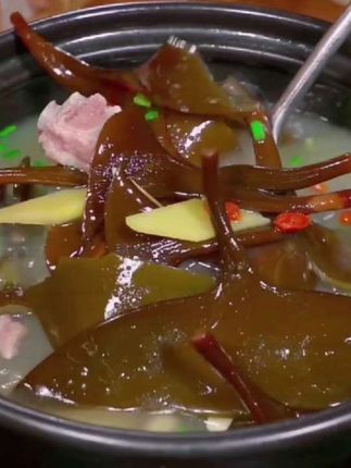 #创作灵感 相信很多人没有吃过海带头,它是海带中肉质最肥厚的地方,用它来 煲汤味道很鲜美#海带头 #煲汤 #好吃到停不下来