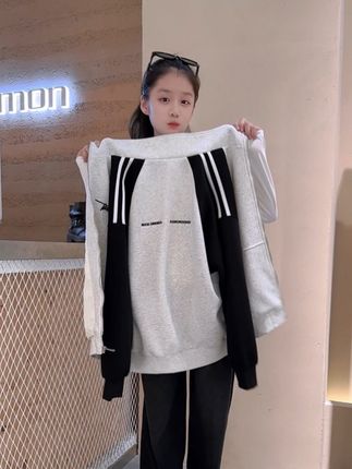 13年的小龙女,身高145体重65斤.衣服试穿150码.同龄孩子你们家身高体重是多少呢。#女孩套装 #女童牛仔裤套装 #女大童秋季套装 #女童学院风春秋套装