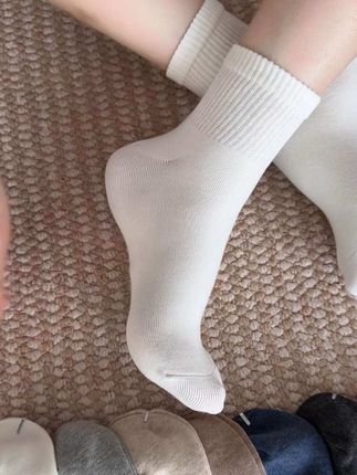 2️⃣换季了 袜子也该换换了 试试这款纯棉中筒袜 上脚吸汗又透气 还能百搭各种鞋子#中筒袜#男袜#防臭袜#面料柔软舒适 #好物推荐🔥