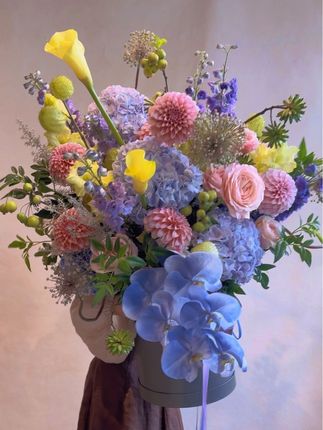 先成为自己的山,再去找心中的海 #今日分享 #花艺设计 #好看的花一定要分享给你 #一束花的仪式感 #乔迁之喜大吉大利