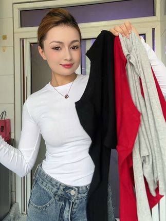 这款打底衣 基础舒服版型面料也巨巨巨好 秋冬万能基础打底衫百穿不腻 特别显身材 秋冬闭眼入单穿内搭都可#打底衫 #显瘦上衣搭配 #显瘦穿搭 #穿搭技巧 #万能打底衫超级百搭