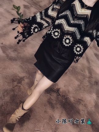 女人最美的样子,不是花枝招展,不是性感妖娆,而是面对琐碎的生活,依然有纯真的笑容,热爱生活的勇气,让自己快乐起来的本事!#穿出高级感 #时髦穿搭 #民族风套装 #洋气减龄套装推荐 #早秋新款
