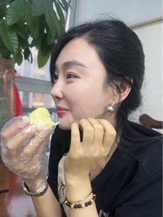 18的时候心比天高 觉得风光无限 35也是一样 未来可期#网上交友 #女强人老板 #办公室vlog