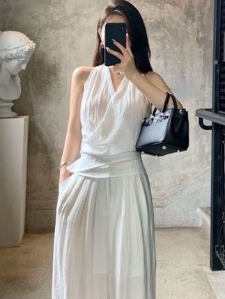 蔡蔡家「慵懒随性」莱赛尔交叉背心简约高级气质挂脖上衣套装0102#高级感穿搭 #高级感穿搭 #夏天该有的样子 #当我不局限于一种穿搭风格时