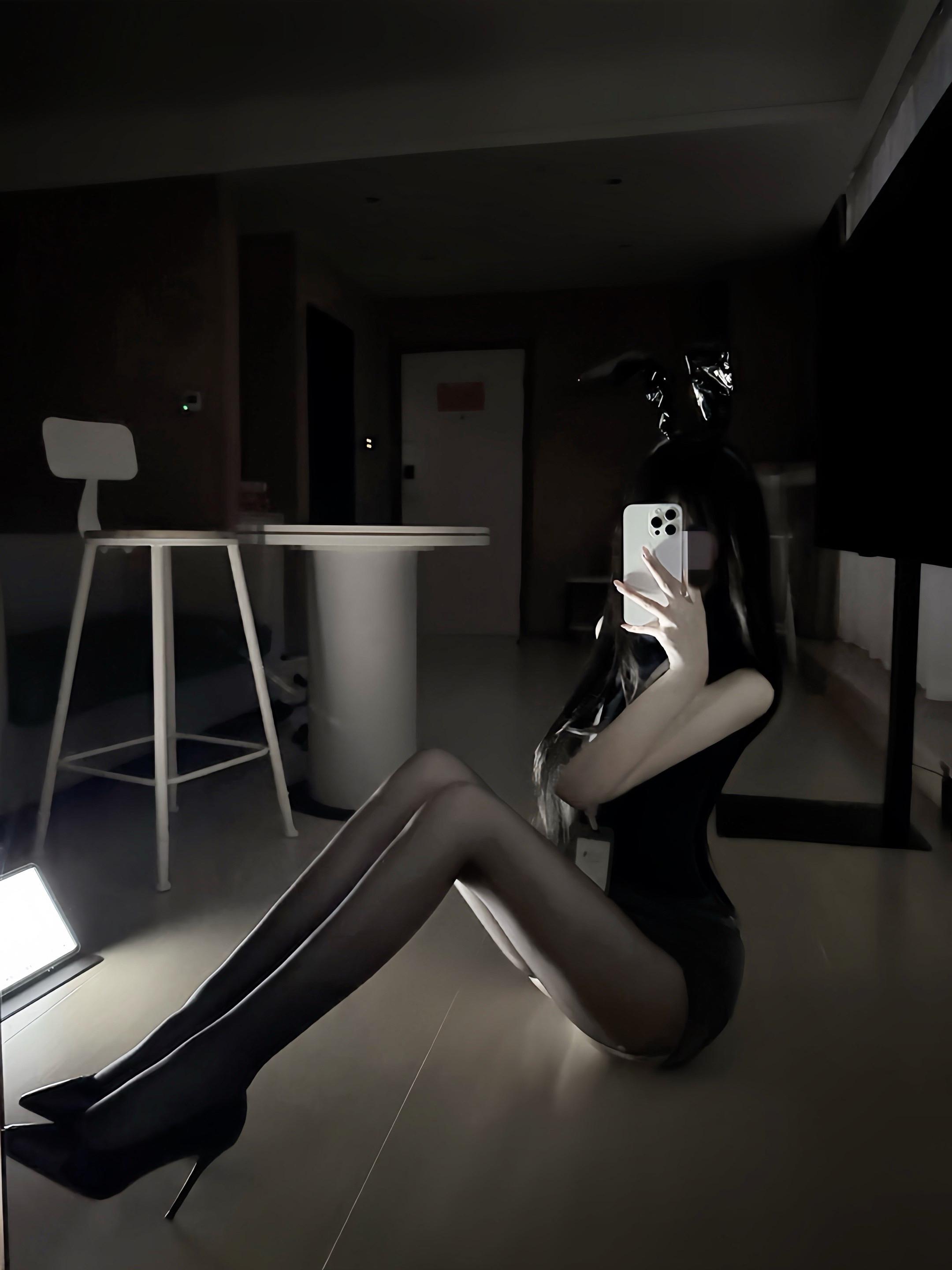 他们说十指连心 我终于分清 你松开我的那一刻 痛的是哪里 #忧郁