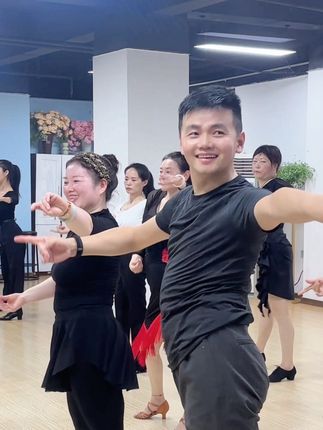尽力就好,一辈子就活那么一次。#爱了爱了 #正能量 #拉丁舞课堂 #坚持梦想 #纪录美好生活