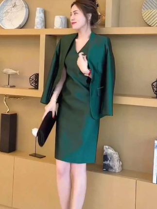 #高级感穿搭 #优雅气质 #职场穿搭 #职业两件套#西服上衣背心连衣裙