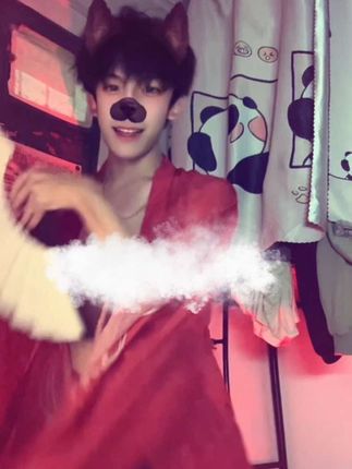 #双吉摇6 #变装 #探窗 #古风 #卡点舞 红尾狐狸误闯天家🦊@DOU+小助手 @抖音创作小助手 @DOU+上热门 @抖音热点 @DOU来跳舞