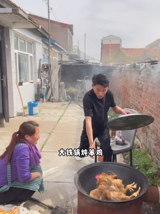 #瓜子二手车 #东北菜东北味 #美食 #猎奇 #一顿饭瘦三斤 今天这菜系太硬了 必须享受生活