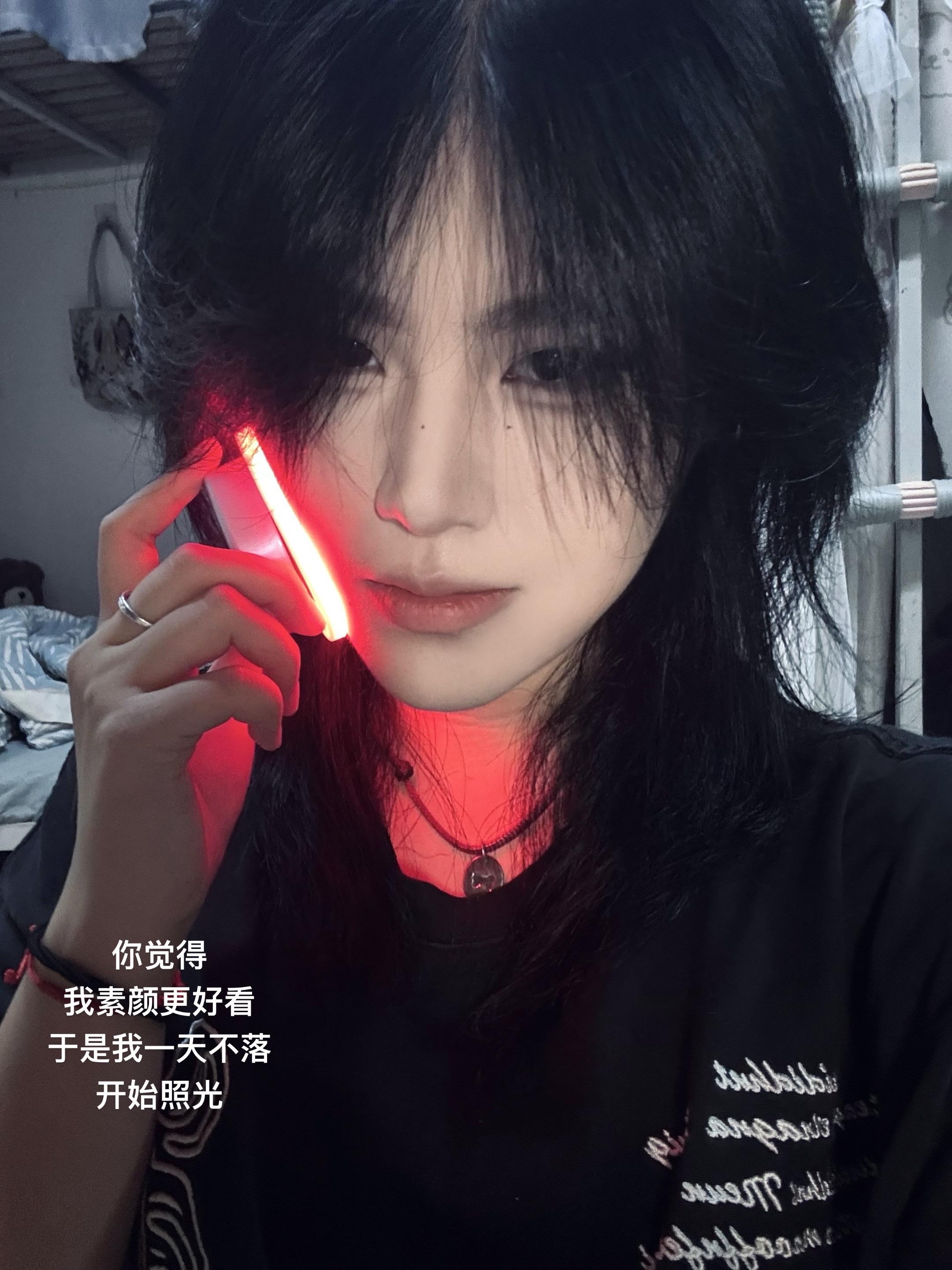 少女时期的淤青是渴望拥有好皮肤#la #长发t #美肤贴 #净痘 #红蓝光