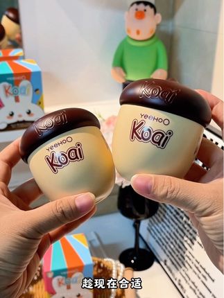 立秋以后天气干燥,赶紧把宝宝面霜换成了这个#英氏坚果霜 它是有澳洲坚果油成分,保湿滋润不油腻 #儿童面霜