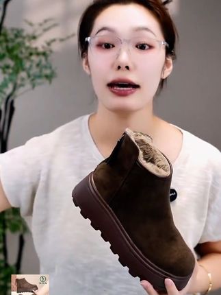(啄木鸟)冬季新款女短靴加绒保暖厚底防滑勃肯靴时尚百搭女棉靴#穿搭 #谁穿谁好看 #好鞋推荐 #好穿不累脚 #好穿又好搭