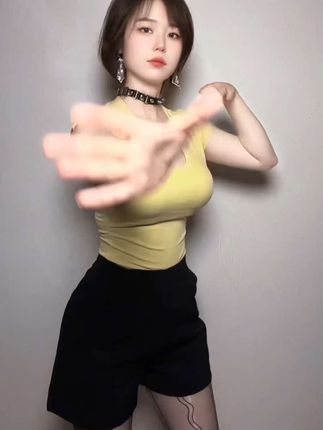 让你们看看手速最快的鞭子舞 #鞭子舞