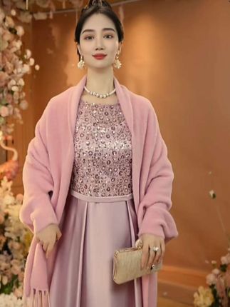 #新中式穿搭成为中秋宠儿 #高定礼服 #高级感穿搭 #优雅气质 #精致穿搭 @DOU+小助手 @巨量千川