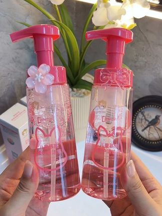 小朋友也有专属的#私护洗液 汗渍尿渍容易滋生脏东西,清水很难洗干净#袋鼠杰克#儿童私护 成分温和孩子用着放心#母婴好物#宝妈推荐