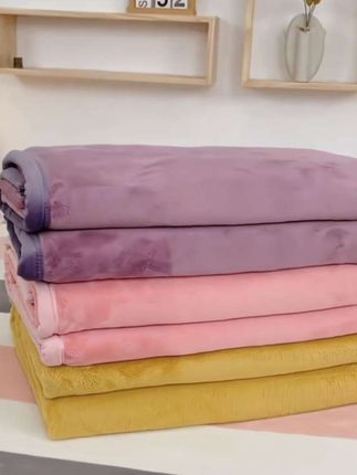 #牛奶绒床盖 牛奶绒毛毯可铺可盖,加厚加密#面料柔软细腻 #保暖舒适 #毛毯#保暖又好看