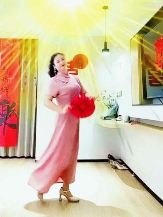 音乐可以净化心灵,舞蹈可以陶治情操,不在于专不专业,而在于一曲一舞一心情#一个人的舞台也精彩 ##不负每份热爱 #