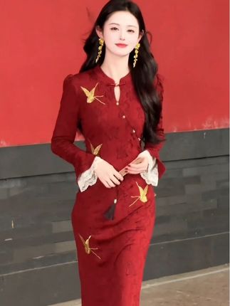 秋季新中式国风红色提花刺绣旗袍收腰显瘦日常连衣裙#红色旗袍连衣裙 #刺绣旗袍裙 #显高显瘦穿搭 #气质穿搭#太美了吧