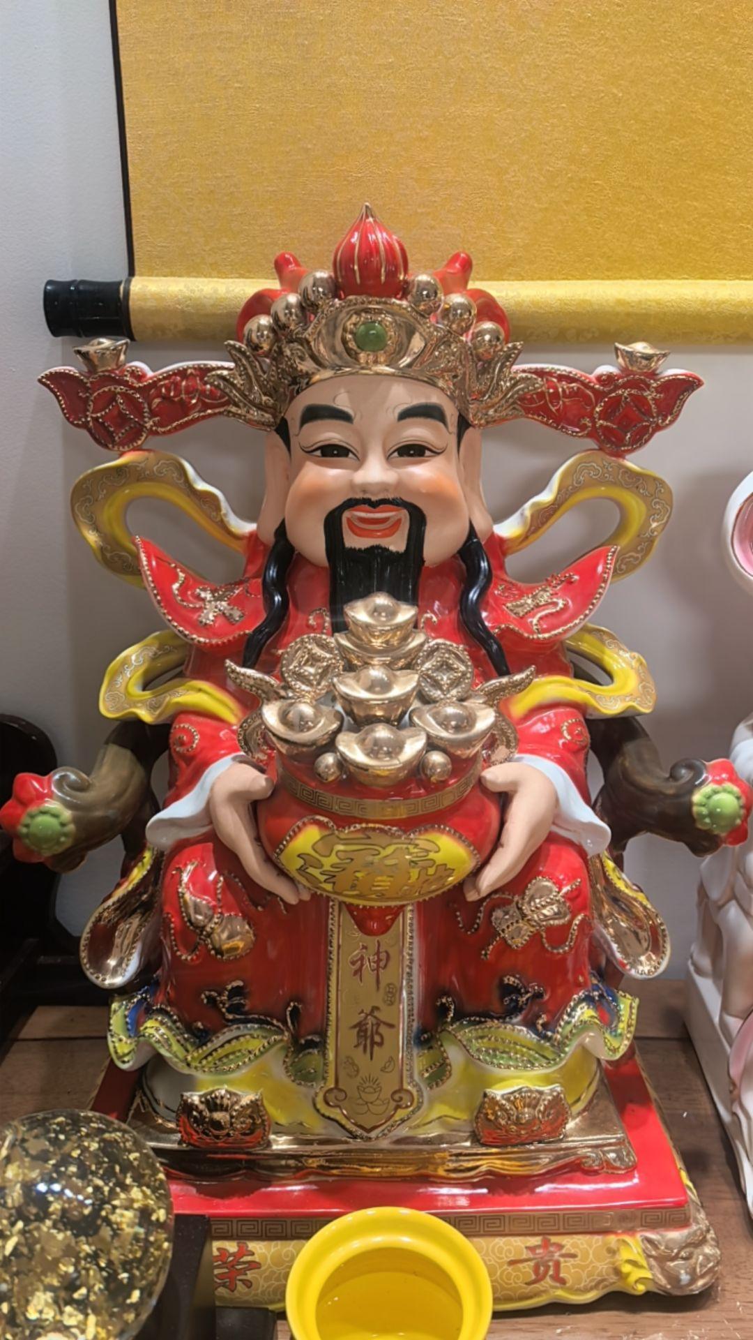 今日农历七月二十二日,是文财神李诡祖与武财神赵公明的生日。 此日为民间财神节。 财神节最早记载于《玉匣记》:七月二十二日,"增福财神圣诞"。 文财神李诡祖智慧光芒,引八方财源广进;◆武财神赵公明威武不凡,守万家财运亨通。 愿您财源滚滚八方来,福运滔滔四海至。财运亨通,好运连连!#传统文化#上热搜 #接福接财接好运 #迎财神