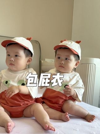 天气越来越热了,给我家宝安排了几件爬爬家的包屁衣,它是纯棉材质的,很柔软很亲肤,非常适合小月龄的宝宝穿#宝宝穿搭 #包屁衣