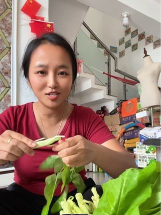 老婆子来了,这厨艺你们给我打几分 #婆媳#一家人在一起就是幸福