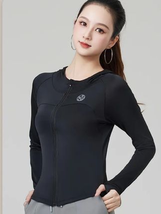 #上热门 可可娜特【夏上新】原纱女款防晒衣速干连帽运动健身跑步凉感帽衫 #防晒衣 #夏日必备 #速干透气 #休闲减龄穿搭 @DOU+小助手 @DOU+上热门 @DOU+好生意