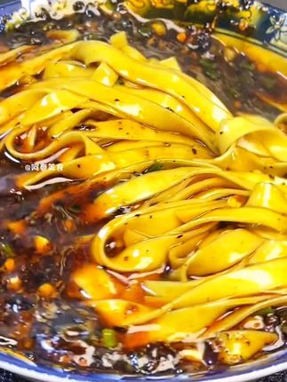 贵州高山土麦子碱水挂面,又滑又香~#贵州特产 #家乡味 #碱水面#土麦子面条#妈呀太香了