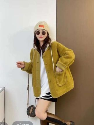 连帽毛毛一体外套 宽松休闲保暖毛毛上衣#时尚气质穿搭 #高端大气 #百搭显瘦 #美出高级感