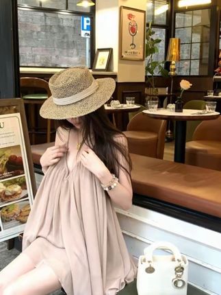 温柔挂脖露背雪纺连衣裙 #夏季穿搭 #高级感穿搭 #今日穿搭 #女装 #辣妹连衣裙