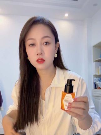 头发顺滑有光泽 这个人气质都会不一样 女生一定要好好爱护自己的头发#护发精油