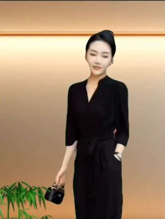#通勤穿搭如何摆脱土气感 #早秋显身材平价上衣合集 #早秋穿搭公式来了 #轻松解锁秋季穿搭 #穿出自己的风格 爱美不仅是浮于表面,更是对生活的一种尊重,时刻保持精致美丽, @【轻奢法式简约高级感宽松休闲连衣裙女优雅时尚气质收腰显瘦开叉裙】 @八姐大码女装 @贵飞好物