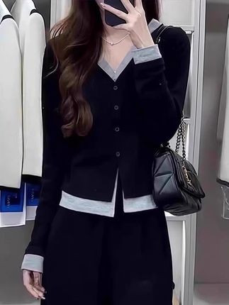 #假两件长袖针织衫女春秋季2025新款 小个子v领修身显瘦短款上衣ins#高级感穿搭 #衬衫女高端大气上档次 #每日分享 #小众穿搭