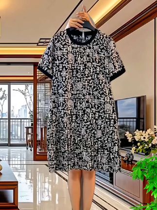 #夏季新款#大码女装#时尚休闲圆领时尚印花宽松遮肚中长款连衣裙